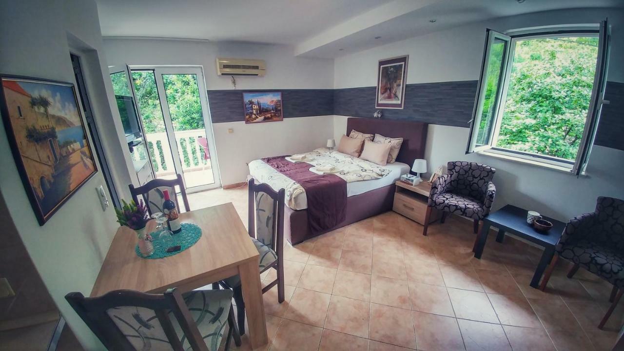Apartments Villa Pm Kotor Exterior photo